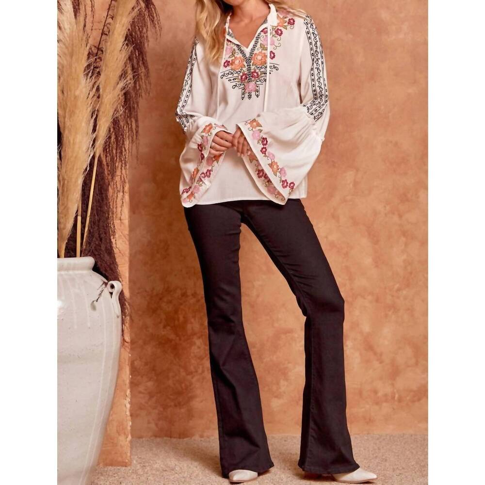NEW ANDREE BY UNIT floral embroidered blouse in ivory - Picture 9 of 10